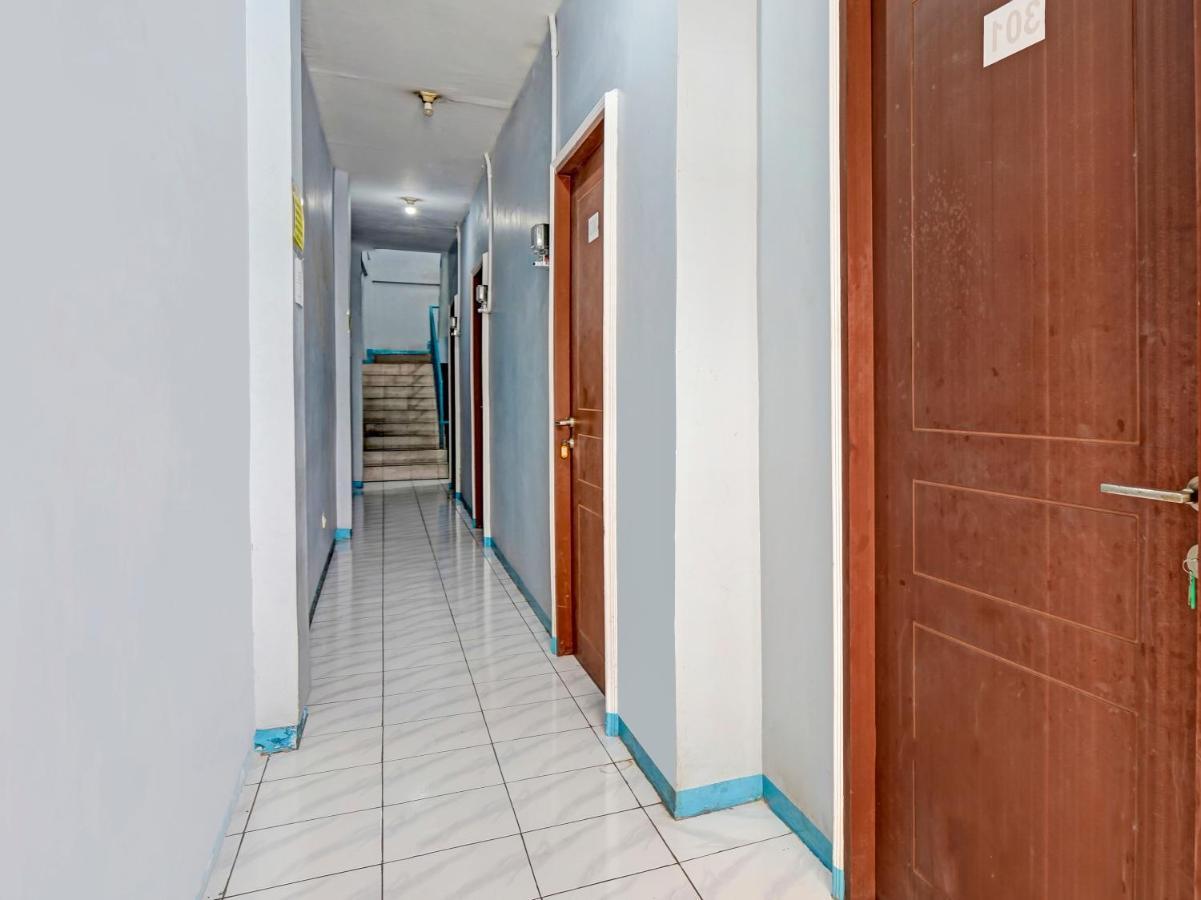 Spot On 90147 Gosepa Ambengan Plaza Hotel Surabaia Exterior foto