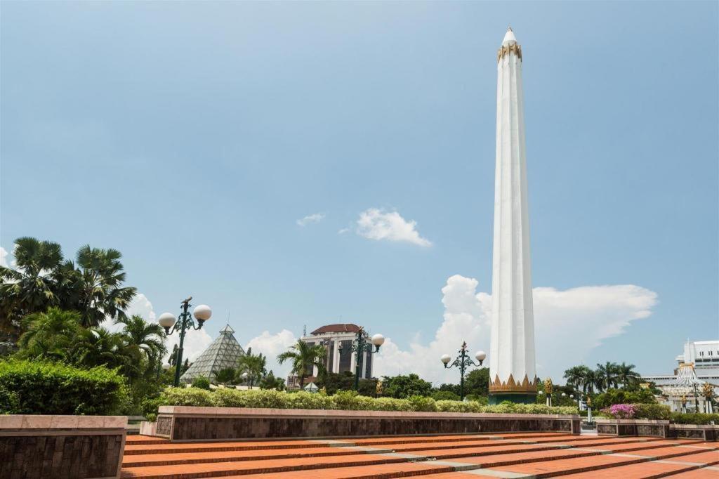 Spot On 90147 Gosepa Ambengan Plaza Hotel Surabaia Exterior foto