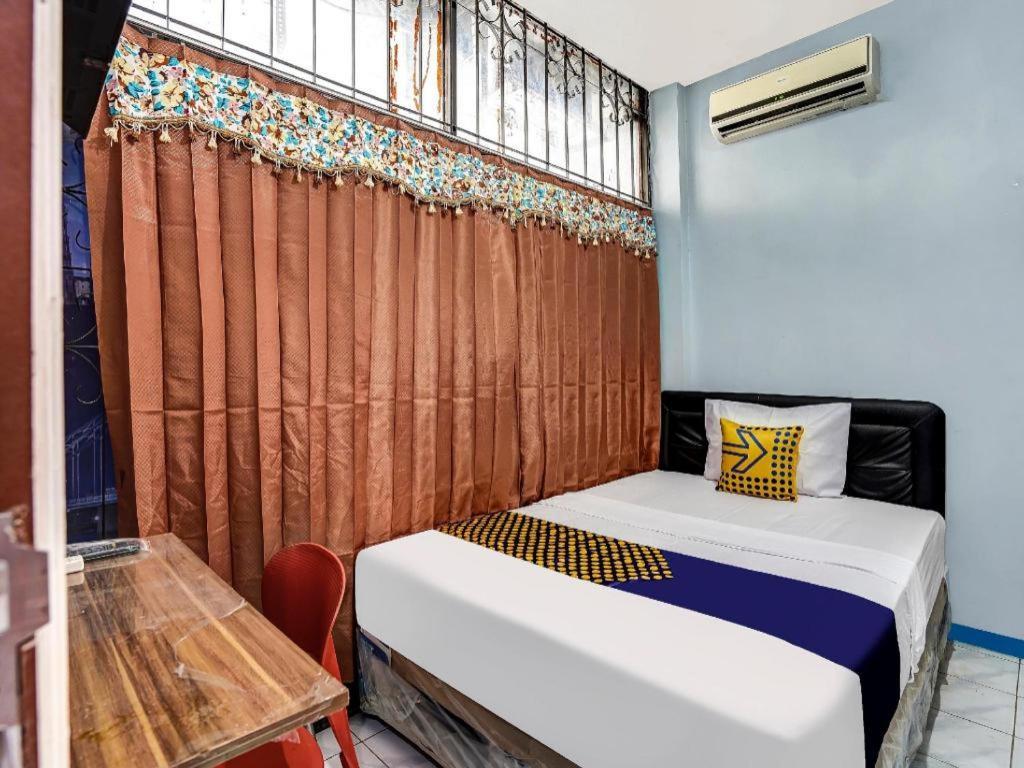 Spot On 90147 Gosepa Ambengan Plaza Hotel Surabaia Exterior foto