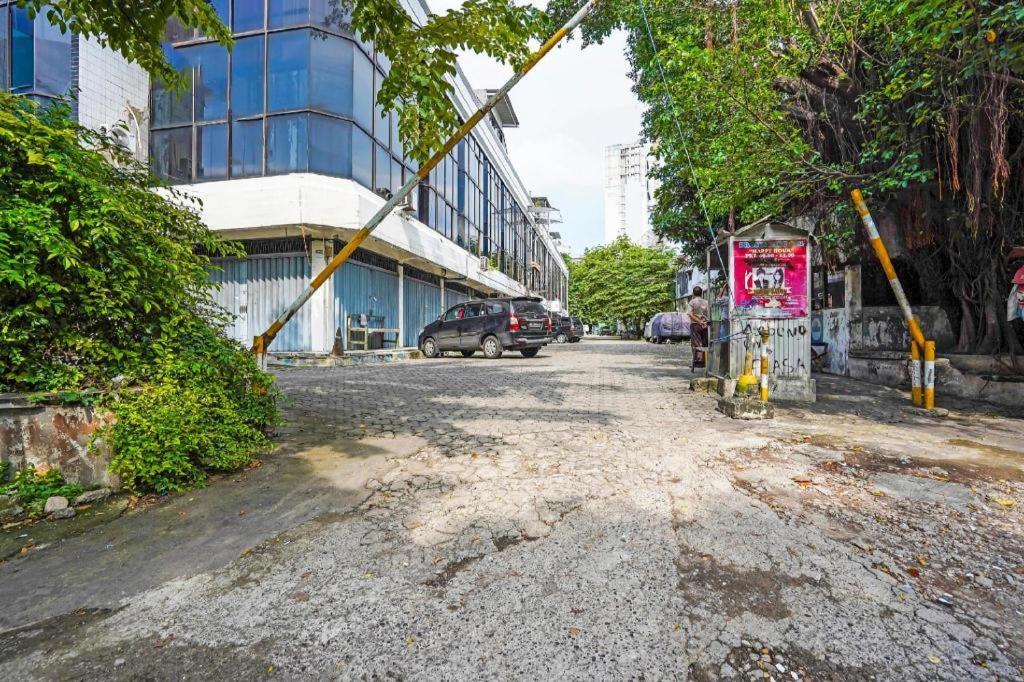 Spot On 90147 Gosepa Ambengan Plaza Hotel Surabaia Exterior foto