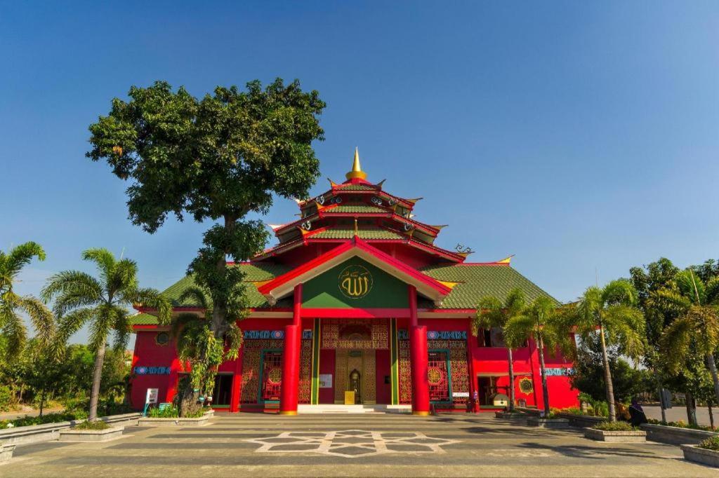 Spot On 90147 Gosepa Ambengan Plaza Hotel Surabaia Exterior foto